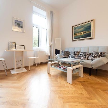 Prater Studio Next Fair, Un, Wu And City Center Appartement Wenen Buitenkant foto