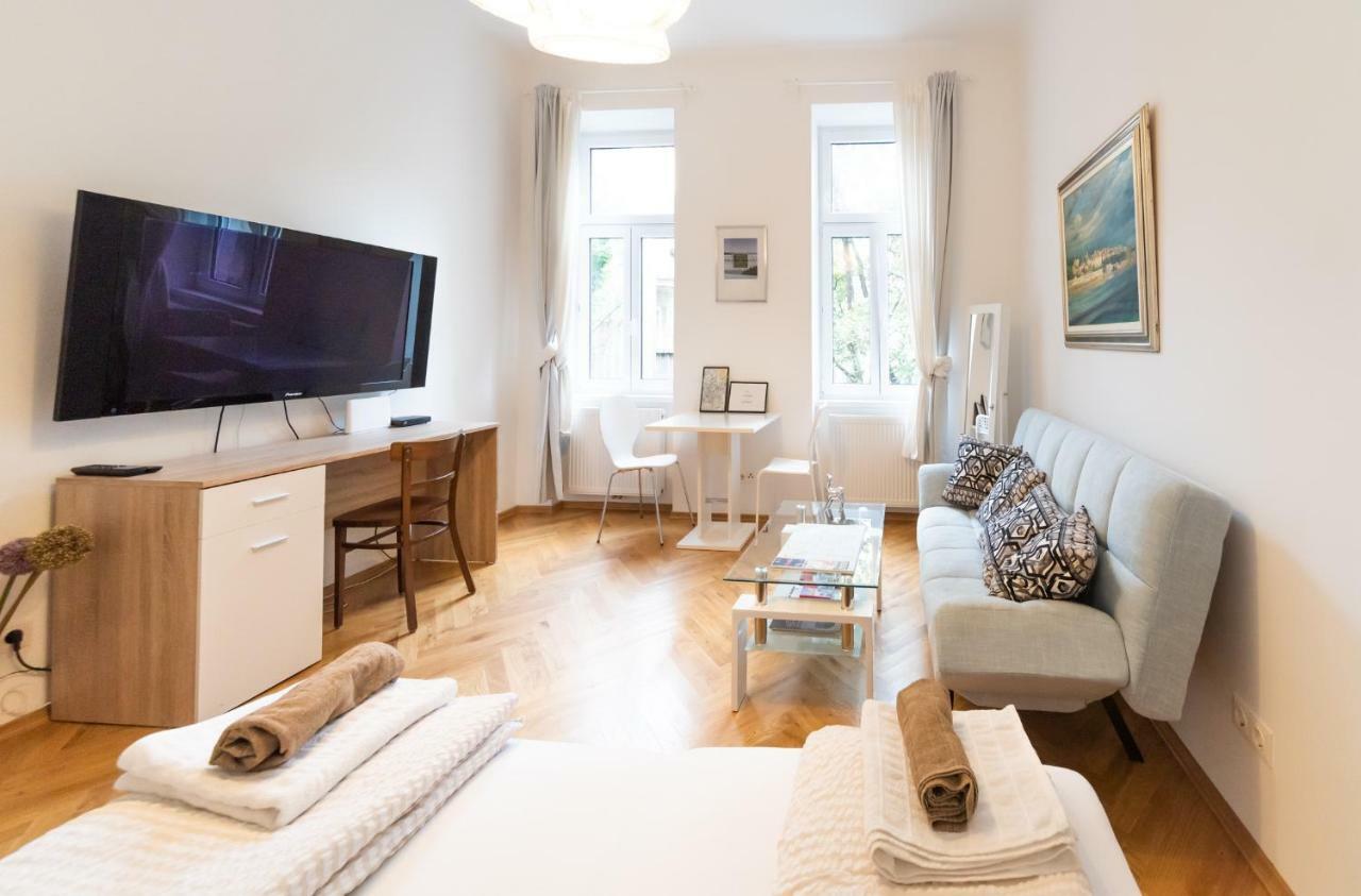 Prater Studio Next Fair, Un, Wu And City Center Appartement Wenen Buitenkant foto