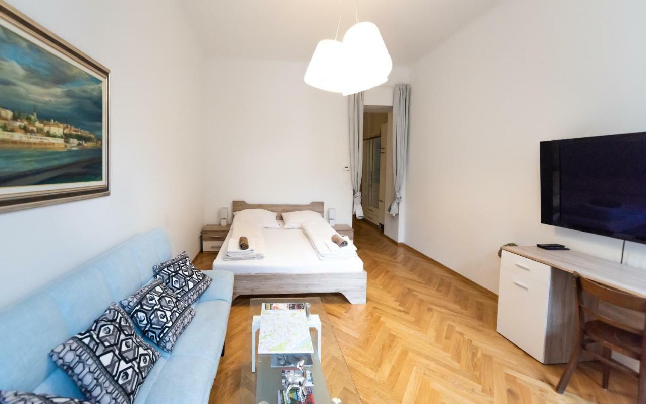 Prater Studio Next Fair, Un, Wu And City Center Appartement Wenen Buitenkant foto